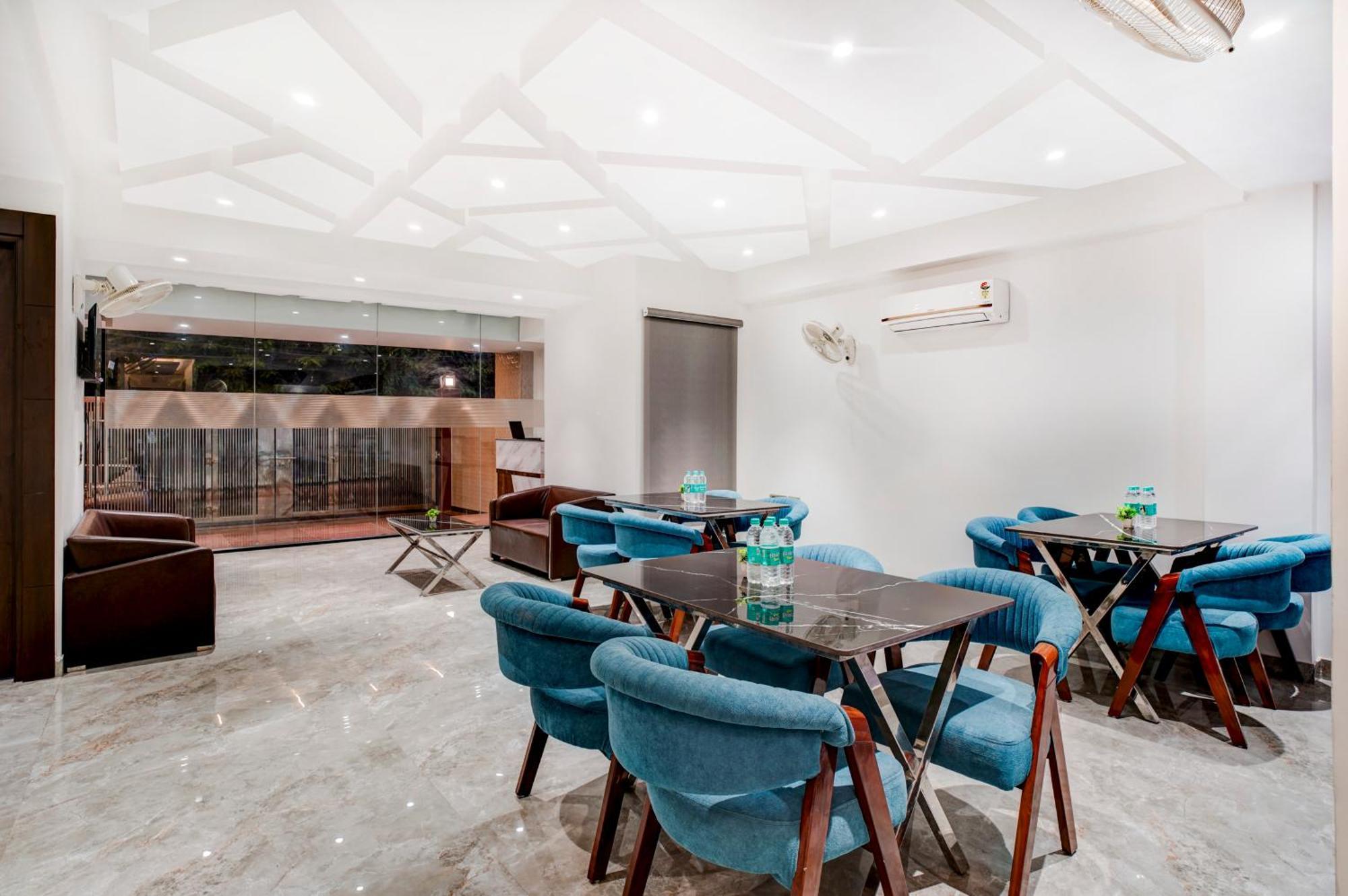 Treebo Corporate Inn Noida Buitenkant foto