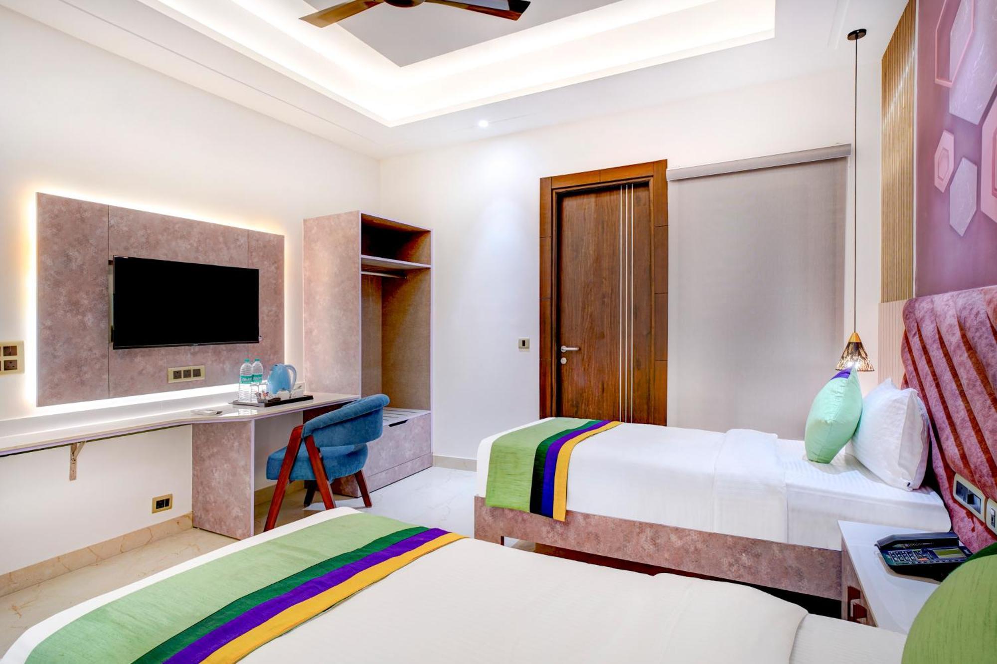 Treebo Corporate Inn Noida Buitenkant foto