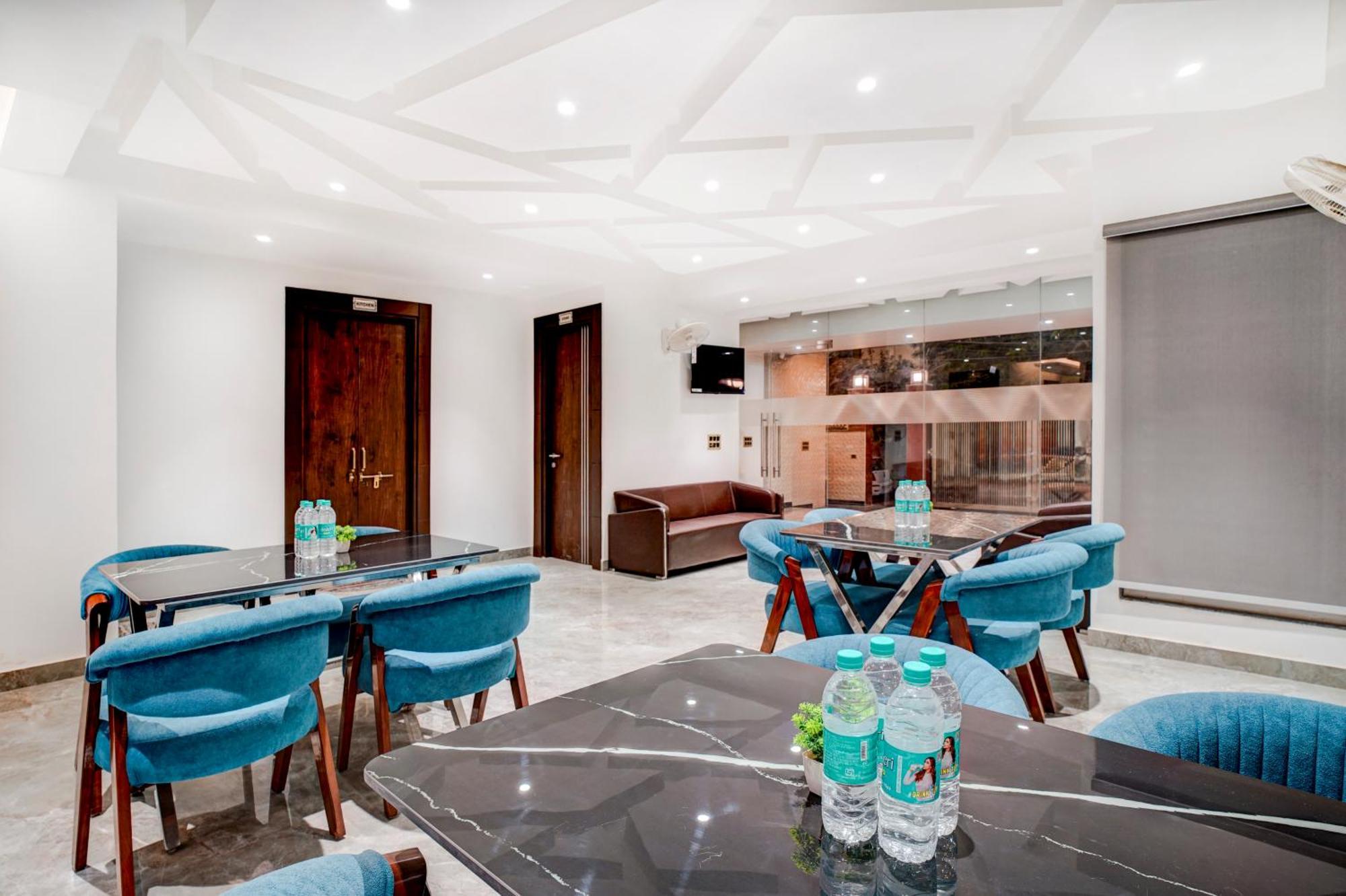 Treebo Corporate Inn Noida Buitenkant foto