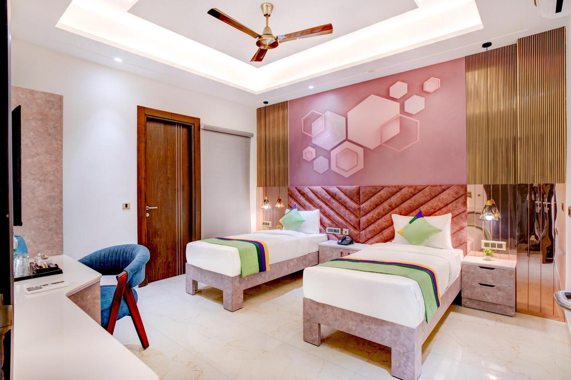 Treebo Corporate Inn Noida Buitenkant foto