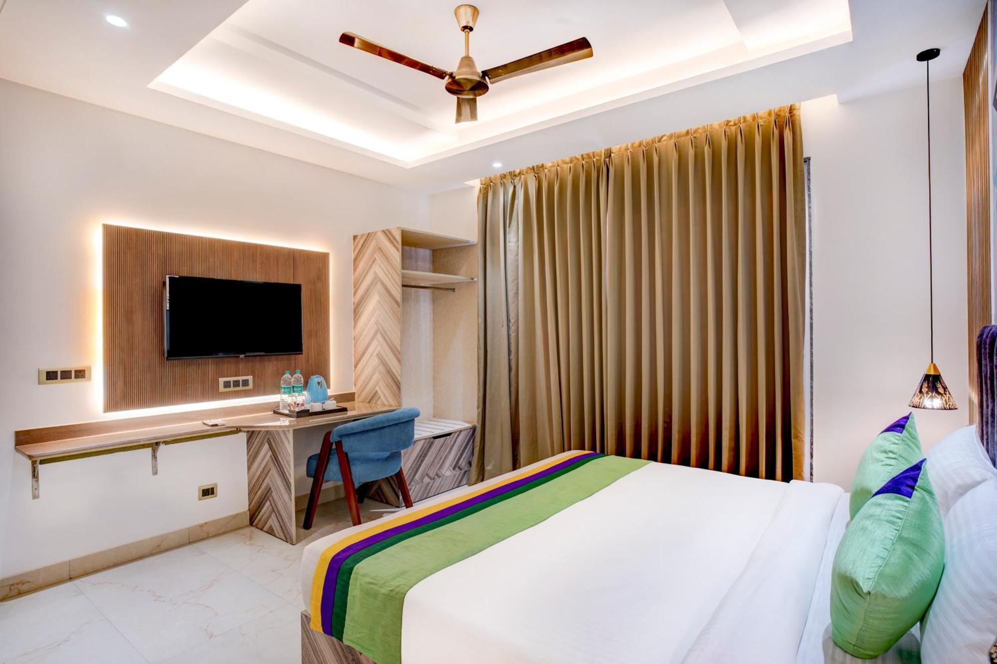 Treebo Corporate Inn Noida Buitenkant foto